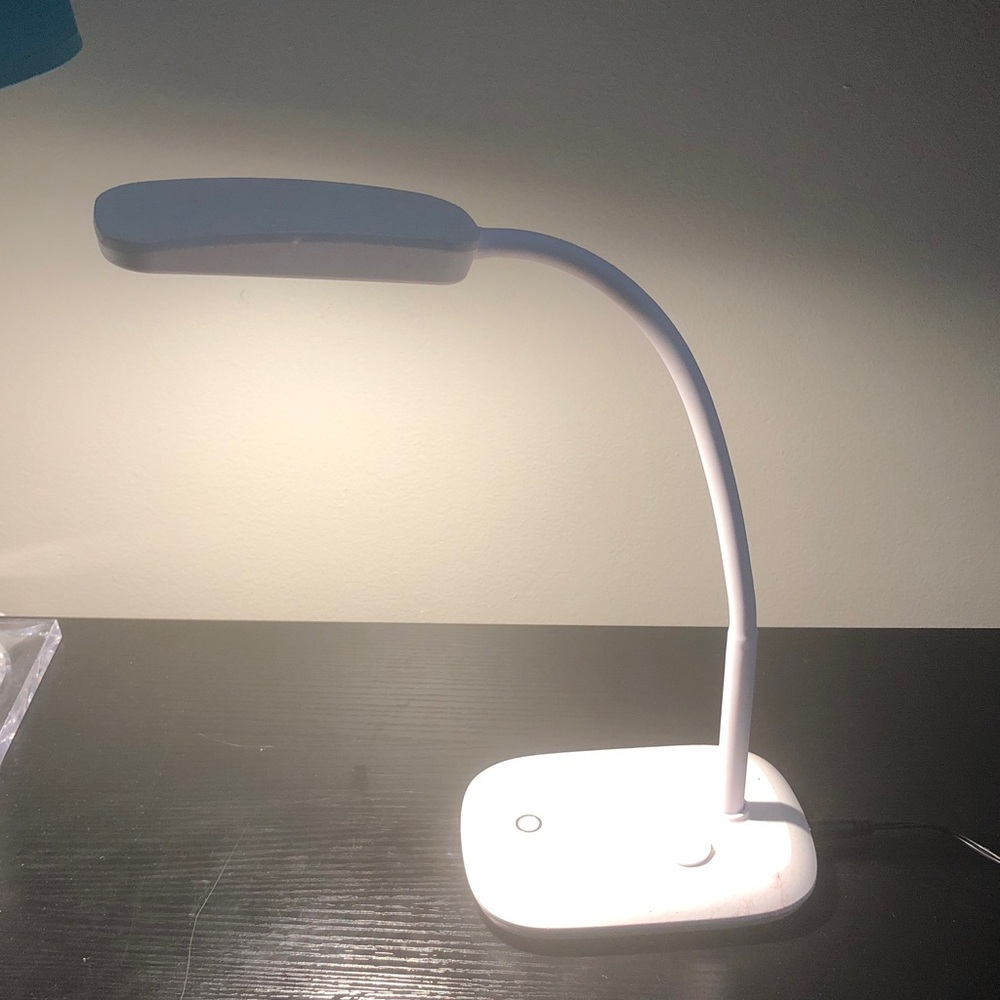 White Adjustable LED Desk Lamp (Needs a round pug)